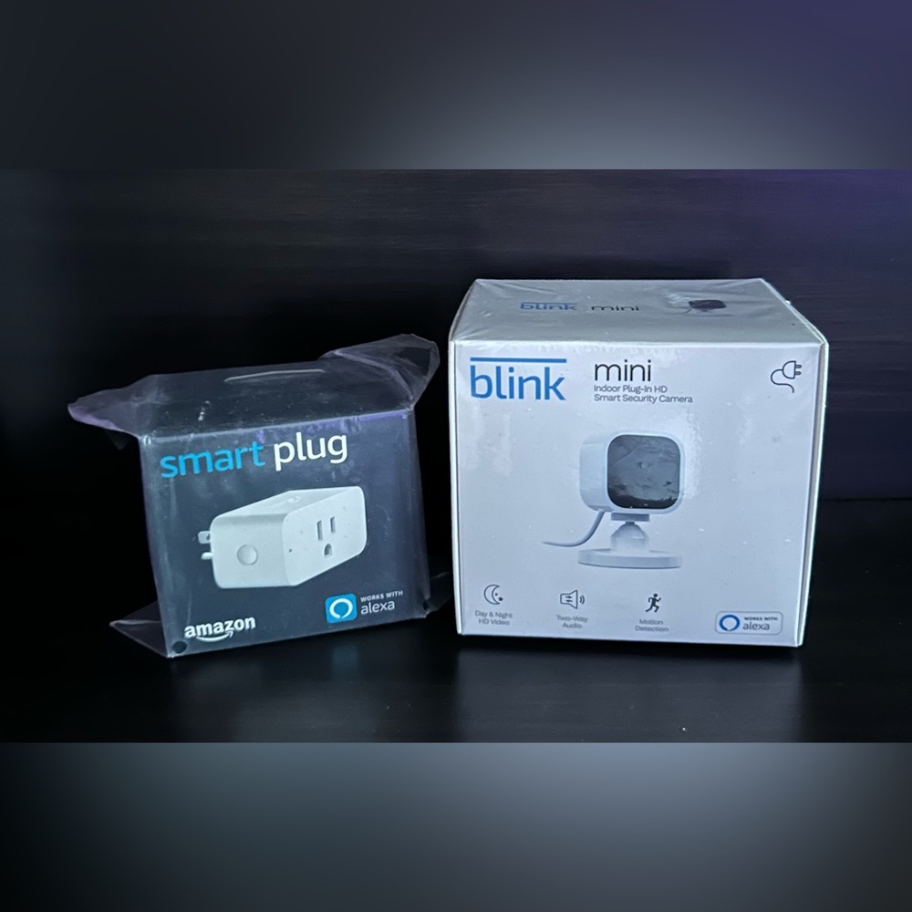 Amazon Blink Mini Indoor Plug In HD Smart Security Camera with Smart Plug